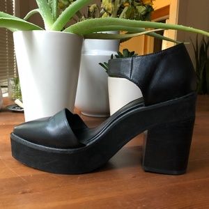 Intentionally Blank - Pointed toe, chunky heel